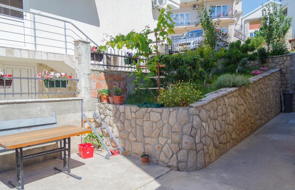 Apartments Miki Bar Exterior photo