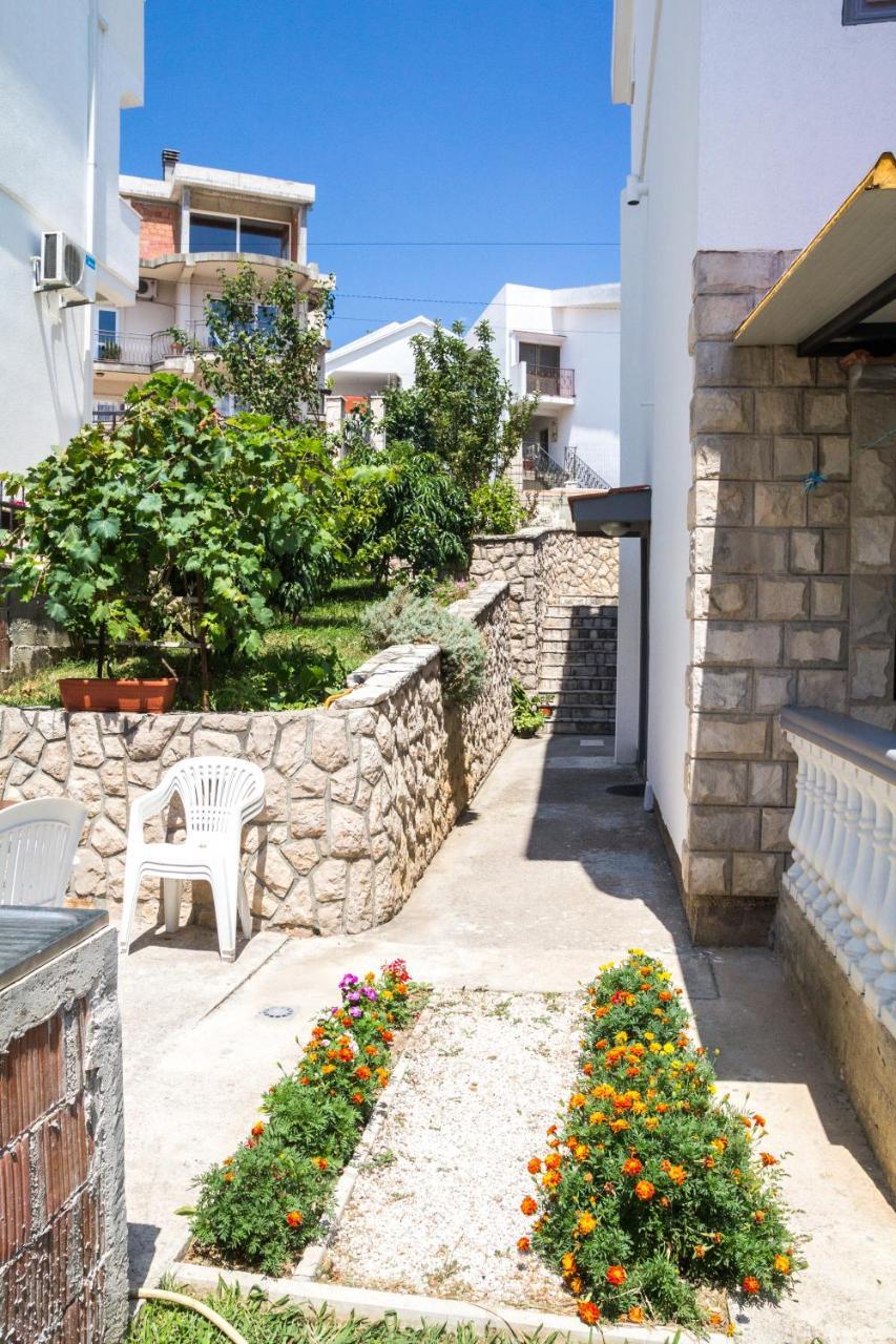 Apartments Miki Bar Exterior photo